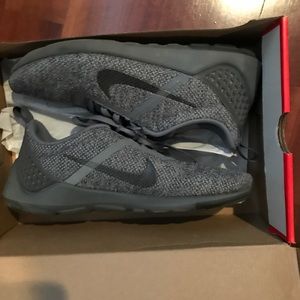 Nike lunarestoa 2 se size 9.5